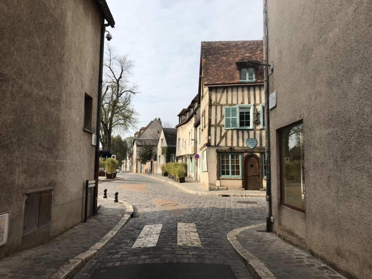 T3 De 55M2 Au Centre De Chartres Avec Parking Apartment Luaran gambar